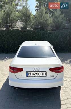Седан Audi A4 2015 в 