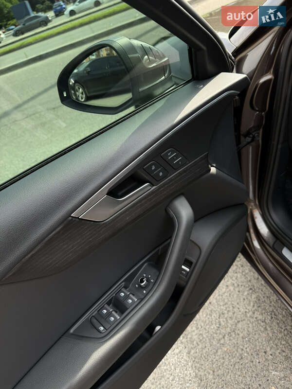 Седан Audi A4 2018 в Киеве фото 25 Седан Audi A4 2018 в Киеве