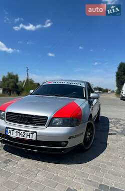 Седан Audi A4 1999 в Верховине