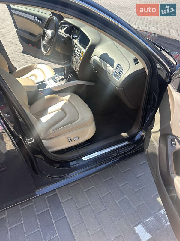 Седан Audi A4 2013 в Києві