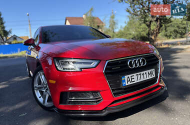 Седан Audi A4 2017 в 