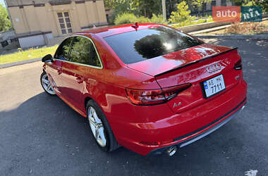 Седан Audi A4 2017 в 