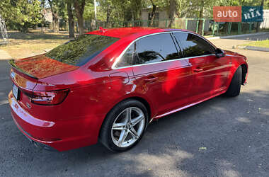 Седан Audi A4 2017 в 