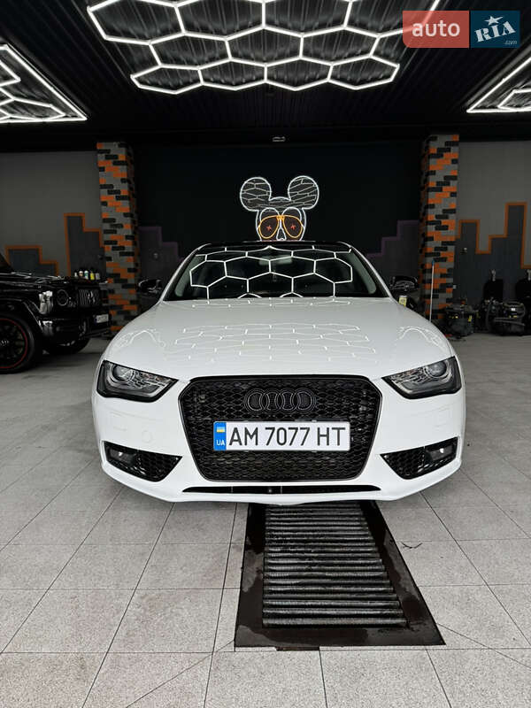 Седан Audi A4 2013 в 