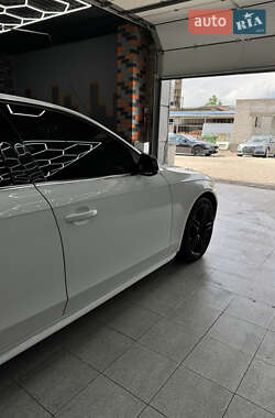 Седан Audi A4 2013 в 