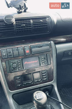 Седан Audi A4 1999 в 