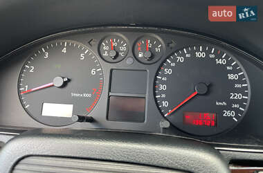 Седан Audi A4 2001 в 