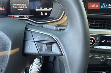 Седан Audi A4 2023 в 