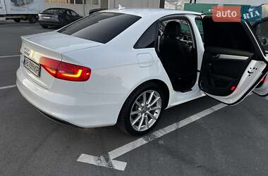 Седан Audi A4 2015 в 