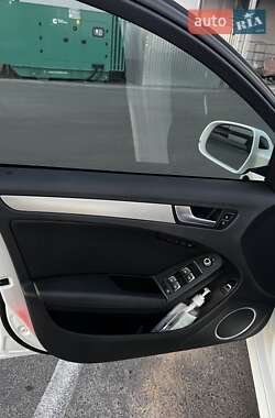 Седан Audi A4 2015 в 