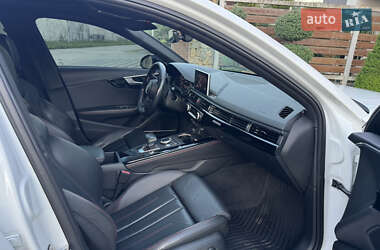 Седан Audi A4 2018 в 