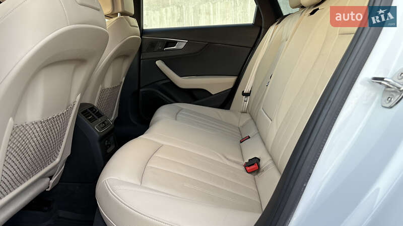 Седан Audi A4 2017 в Львове