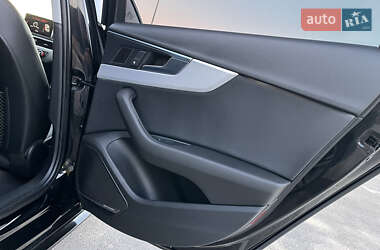 Седан Audi A4 2017 в 