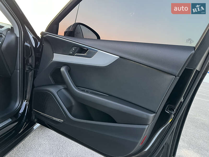 Седан Audi A4 2017 в Львові