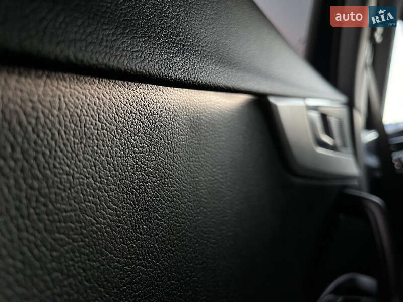Седан Audi A4 2017 в Львові
