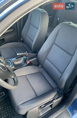 Седан Audi A4 2001 в 
