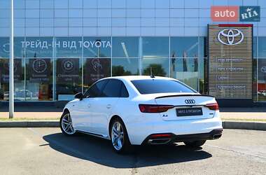 Седан Audi A4 2023 в 