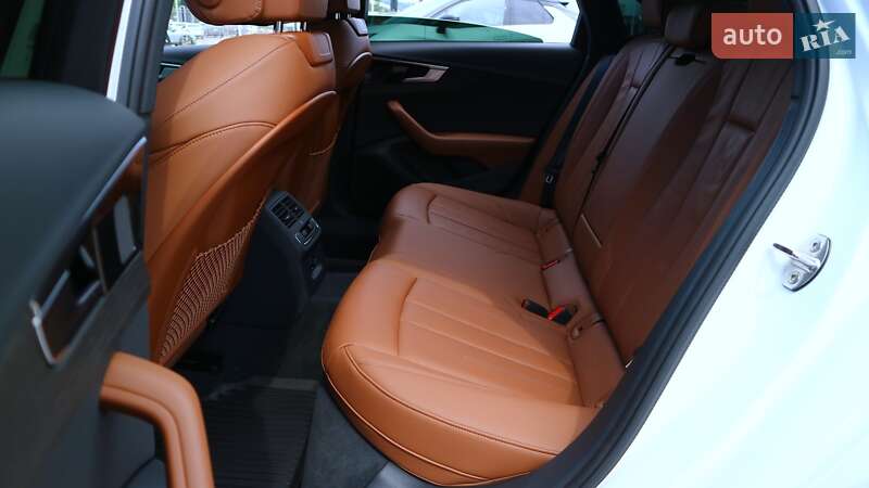 Седан Audi A4 2023 в Киеве
