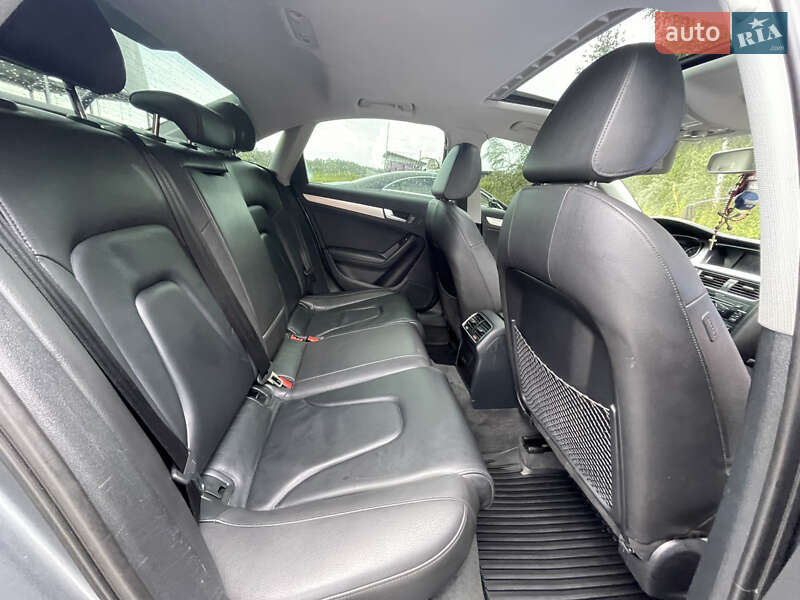 Седан Audi A4 2015 в Львові