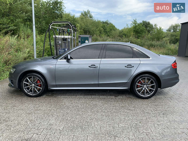 Седан Audi A4 2015 в Львові