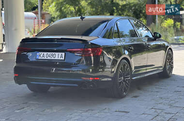 Седан Audi A4 2016 в 