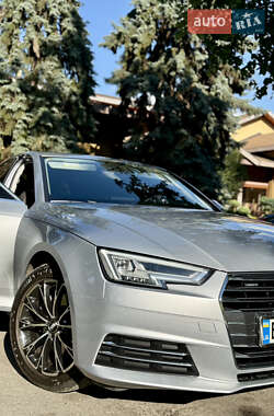 Седан Audi A4 2015 в 