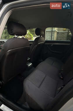 Седан Audi A4 2005 в 