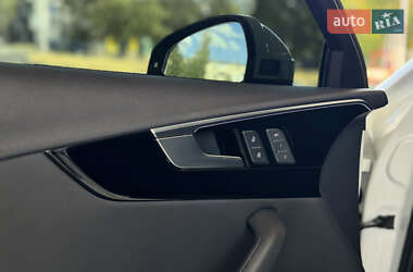 Седан Audi A4 2020 в 