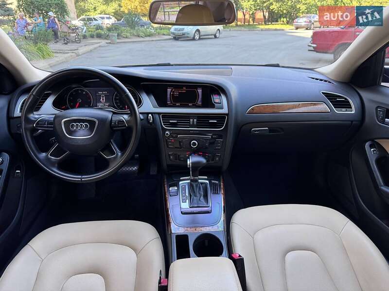 Седан Audi A4 2012 в Запоріжжі