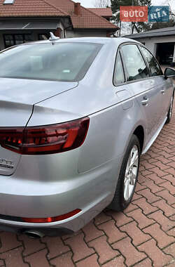 Седан Audi A4 2018 в 