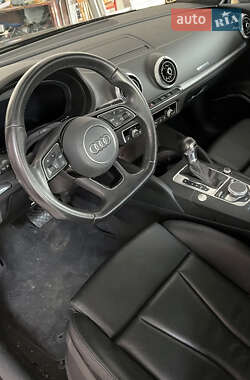 Седан Audi A4 2018 в 