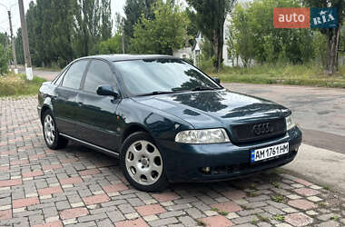 Седан Audi A4 1995 в Коростені