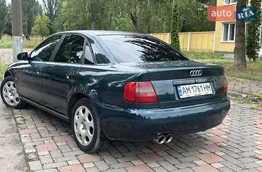 Седан Audi A4 1995 в 
