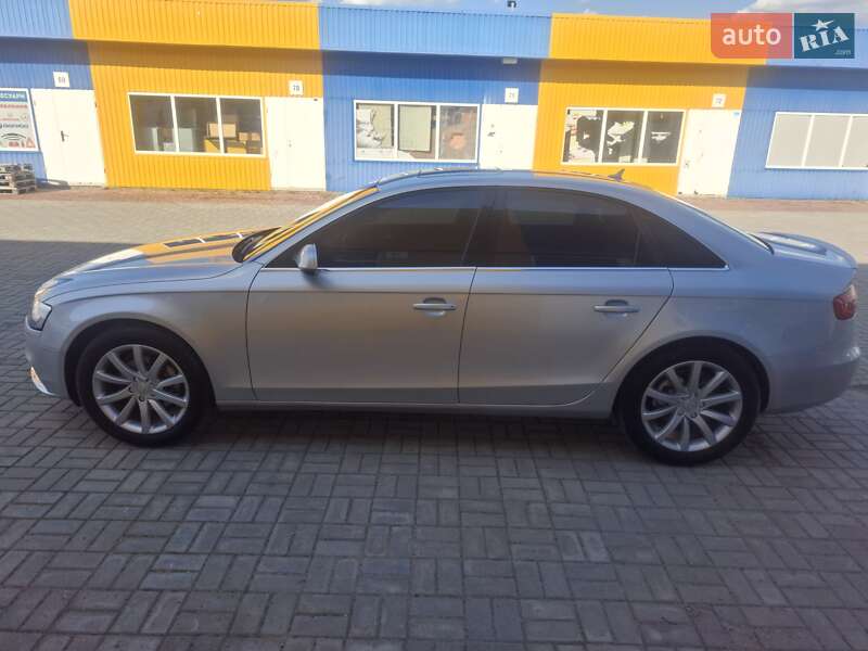 Седан Audi A4 2013 в Житомире