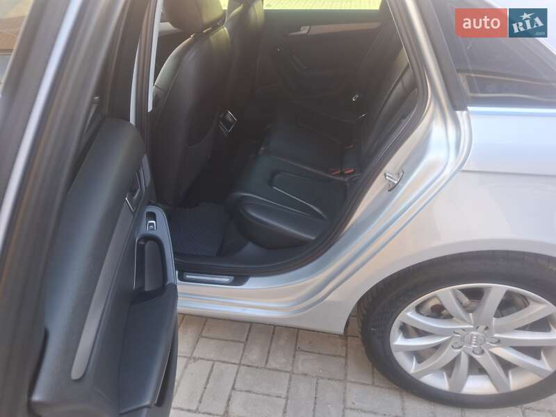 Седан Audi A4 2013 в Житомире