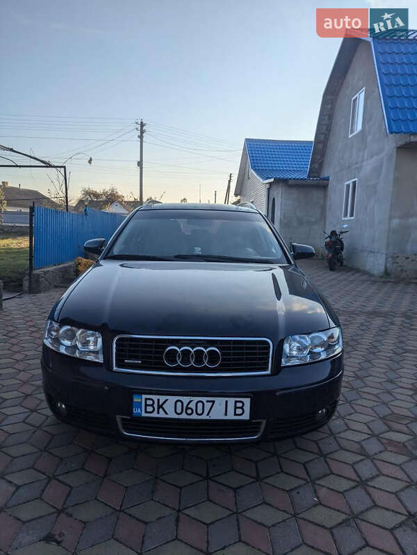 Универсал Audi A4 2001 в Сарнах