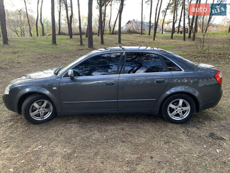 Седан Audi A4 2003 в Тростянці