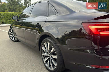 Седан Audi A4 2019 в 