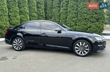 Седан Audi A4 2019 в 
