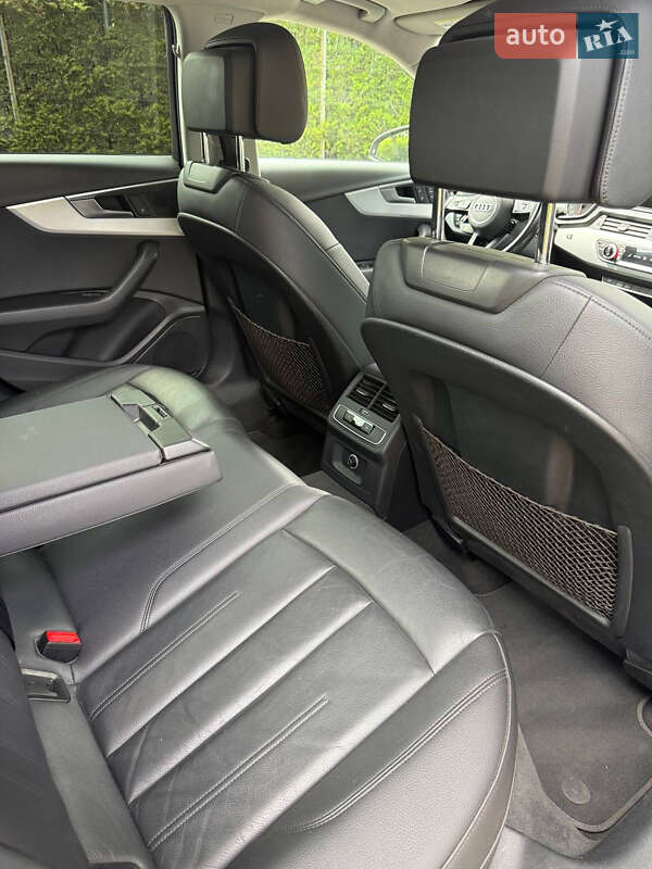 Седан Audi A4 2016 в Киеве