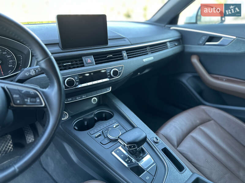Седан Audi A4 2017 в Луцке