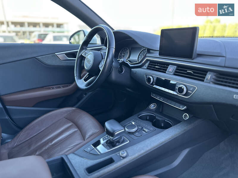 Седан Audi A4 2017 в Луцке
