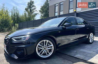 Седан Audi A4 2022 в 