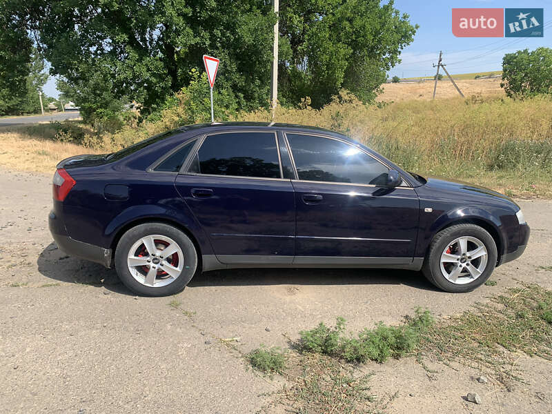 Седан Audi A4 2001 в Захарьевке