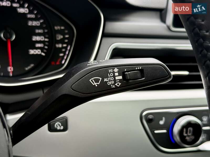 Седан Audi A4 2018 в Харькове