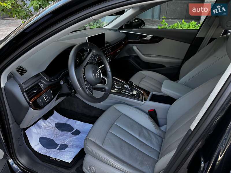 Седан Audi A4 2017 в Киеве