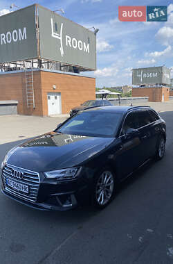 Универсал Audi A4 2018 в 