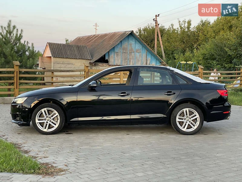 Седан Audi A4 2017 в Луцке