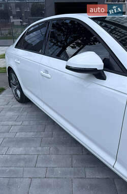Седан Audi A4 2016 в 