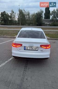 Седан Audi A4 2015 в 